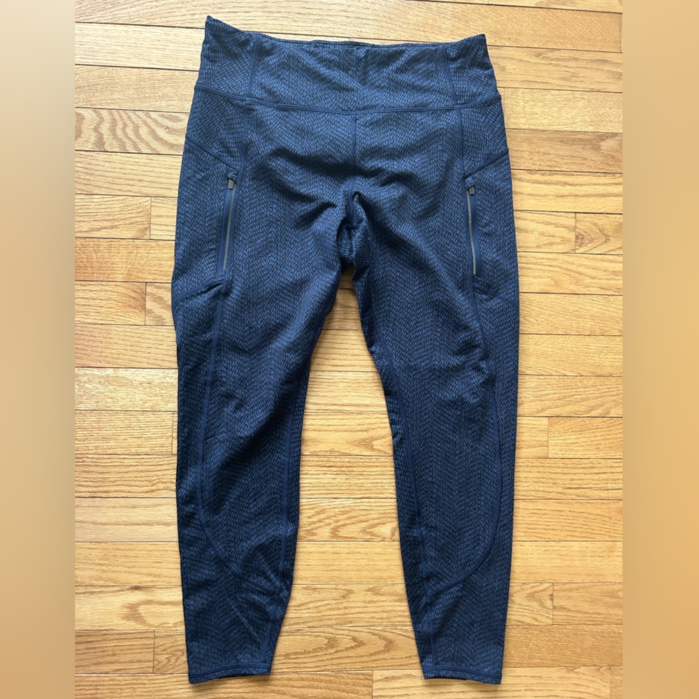 Athleta brand Rainer textured leggings.  Size LG